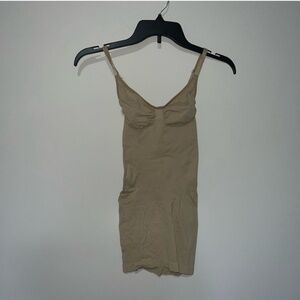 SKIMS SEAMLESS SCULPT SLIP DRESS CLAY BEIGE MEDIUM